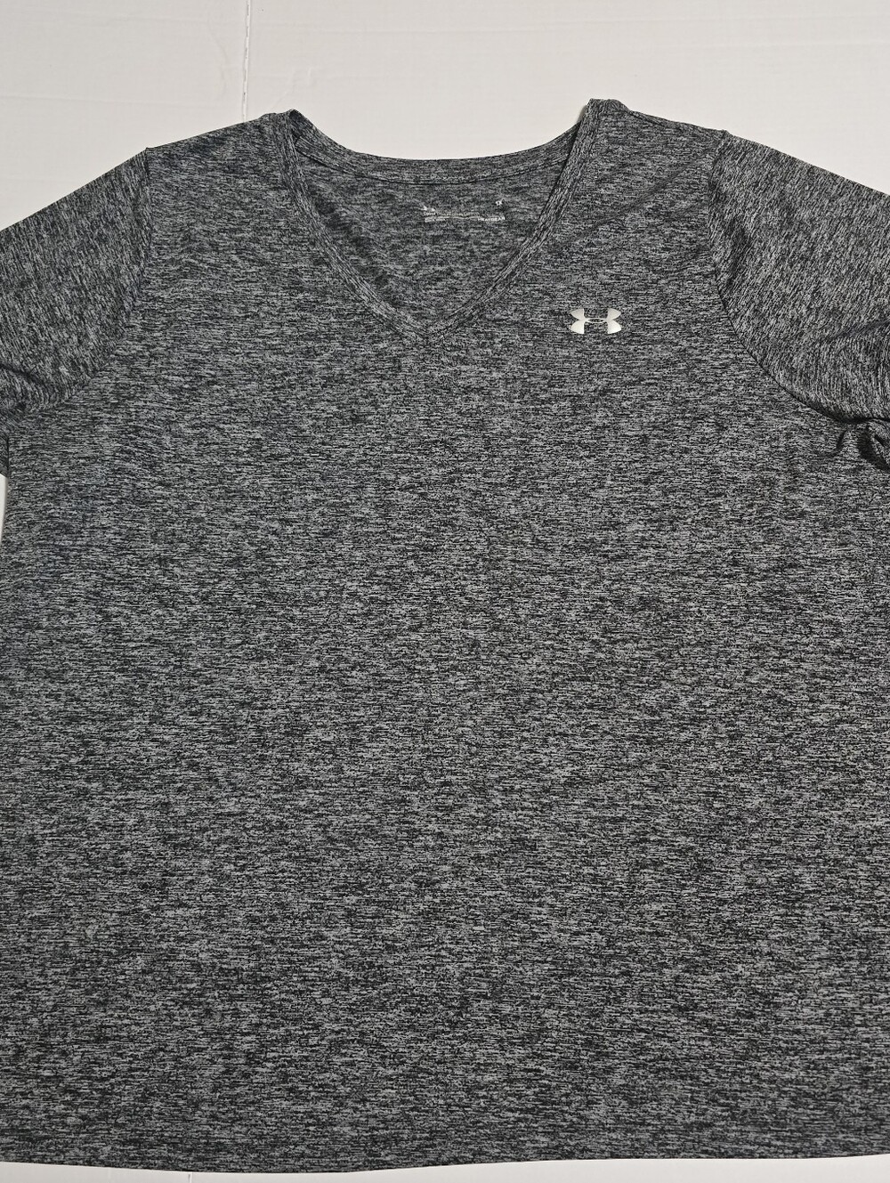Under Armour Womens 1x Black Heather Heat Gear V-Neck Performance Tee